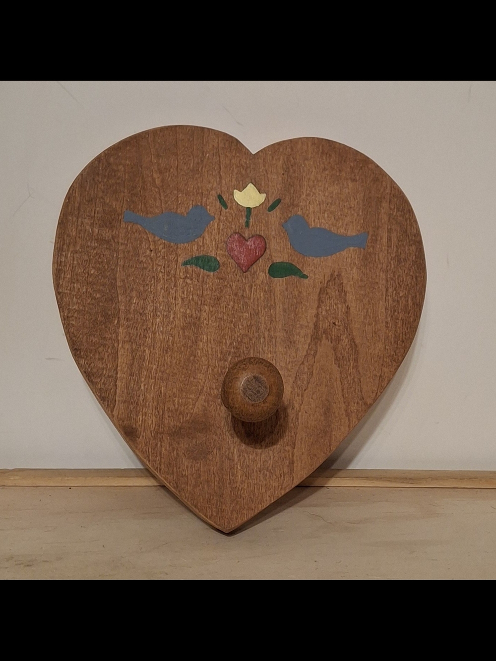 Vtg folk art handmade wooden heart wall hanging single peg, blue birds, heart